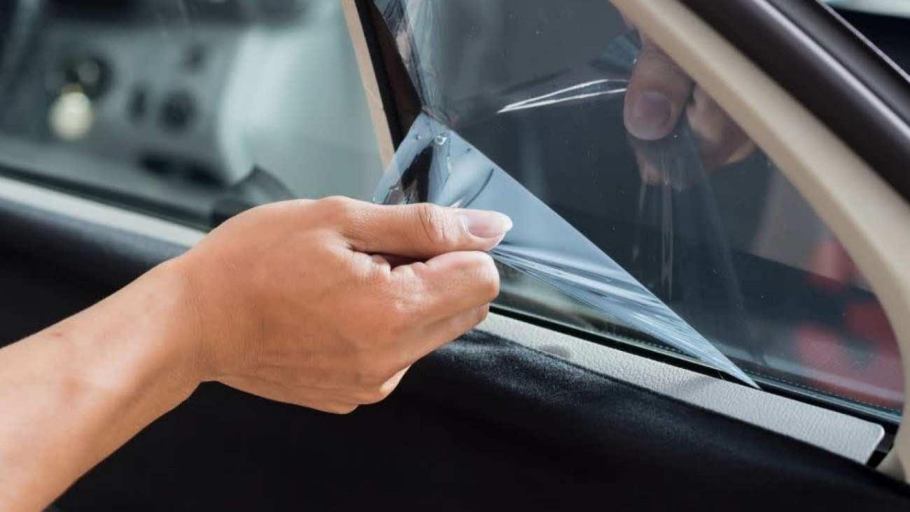 后风挡贴膜撕掉时 会把电热丝扯掉？-后挡风玻璃加热丝贴膜损坏电热丝么?