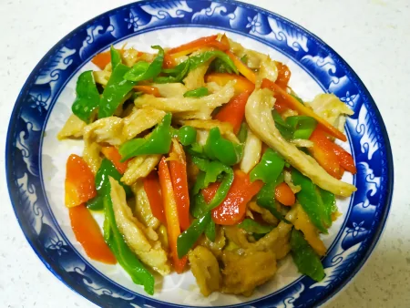 吃鸡蛋不如吃它，蛋白质比鸡蛋高，热量低味道好，男女老少都爱吃（鸡蛋蛋白质含量高的食物排名表图片）