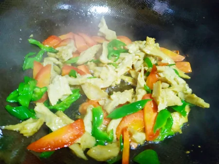 吃鸡蛋不如吃它，蛋白质比鸡蛋高，热量低味道好，男女老少都爱吃（鸡蛋蛋白质含量高的食物排名表图片）