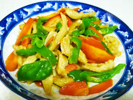 吃鸡蛋不如吃它，蛋白质比鸡蛋高，热量低味道好，男女老少都爱吃（鸡蛋蛋白质含量高的食物排名表图片）