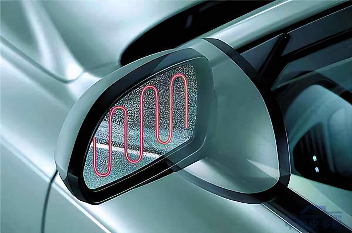 汽车后档玻璃上的电热丝是什么？玻璃加热有哪些工艺-汽车后档玻璃加热丝有什么用