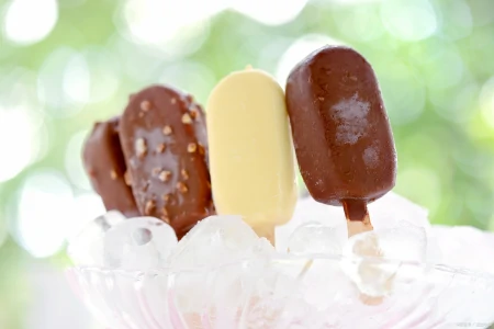 钟薛高推出3.5元雪糕，AI打造的平价能否打破“雪糕刺客”的标签（钟薛高雪糕是哪的）