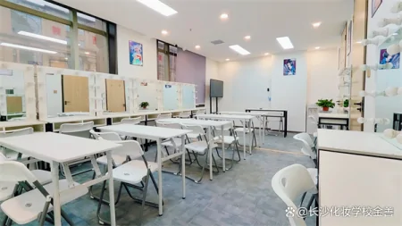 长沙有学化妆的学校有哪些？-长沙有什么学化妆的学校吗