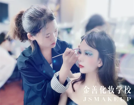 学美妆哪家学校好？不妨看看这三家！-比较好的美妆学校