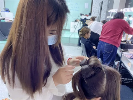昆明学化妆，推荐三家专业的化妆学校！-昆明化妆学校正规学校排名