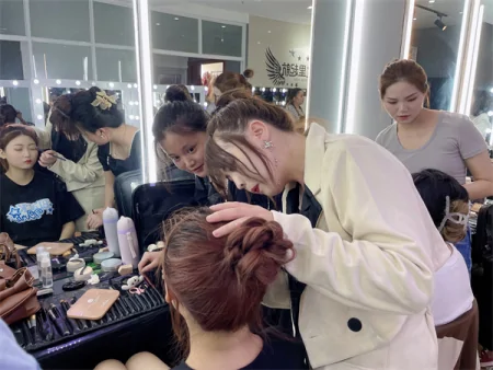 昆明学化妆，推荐三家专业的化妆学校！-昆明化妆学校正规学校排名