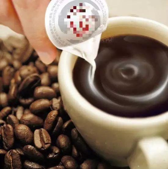 喝咖啡加什么都可以，别加奶精！-咖啡加哪种奶比较好
