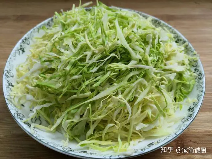 别看不起眼的包菜，这做法虽简单，但真好吃-空气炸锅包菜做法