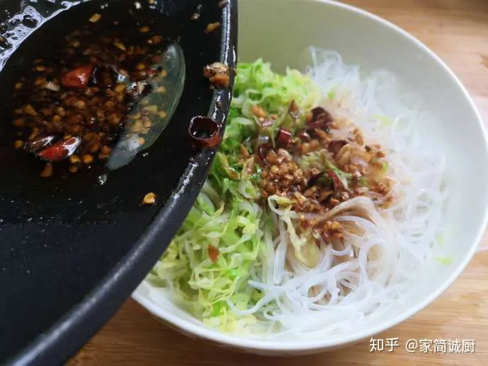 别看不起眼的包菜，这做法虽简单，但真好吃-空气炸锅包菜做法