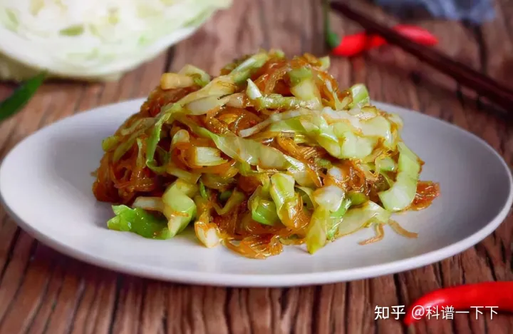 炒包菜切忌直接下锅，难怪不好吃，大厨教你几招，脆嫩入味又好吃-炒包菜的秘诀有哪些