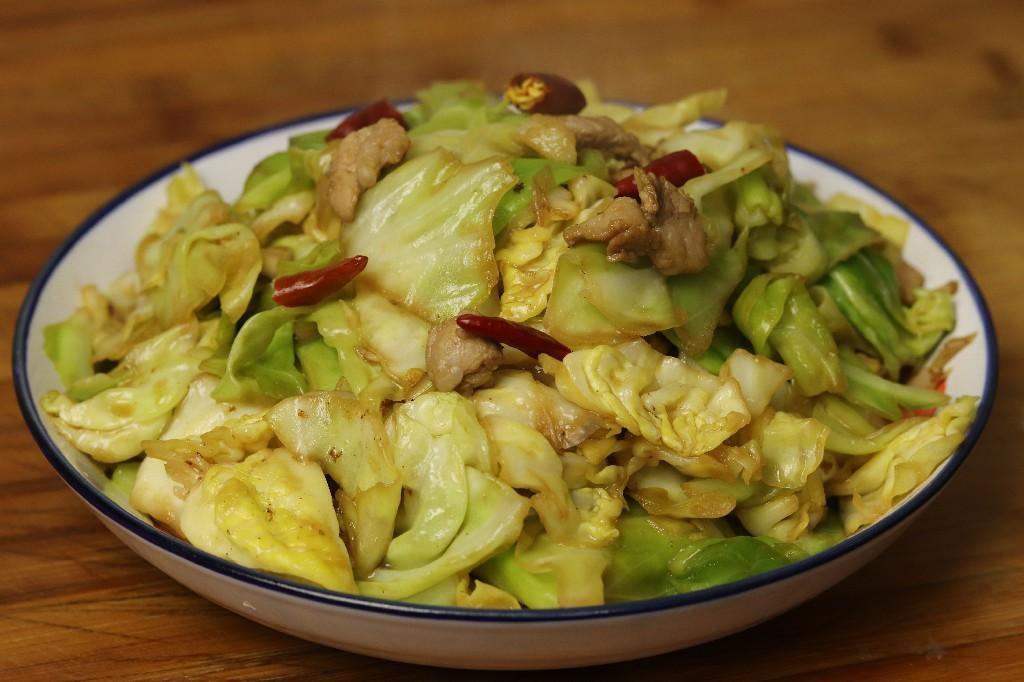 为啥饭店炒的包菜那么好吃，原来诀窍在这里，学会也能做大厨-包菜怎样炒好吃?