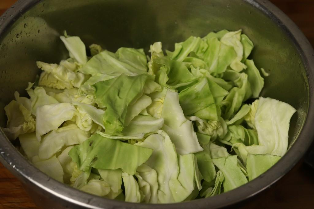 为啥饭店炒的包菜那么好吃，原来诀窍在这里，学会也能做大厨-包菜怎样炒好吃?