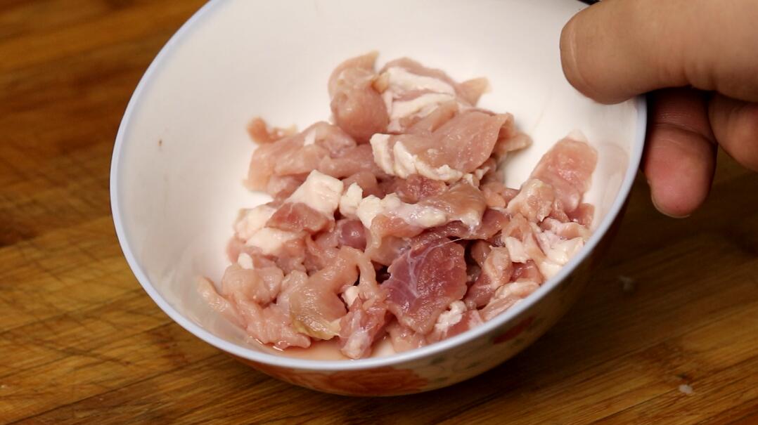 为啥饭店炒的包菜那么好吃，原来诀窍在这里，学会也能做大厨-包菜怎样炒好吃?