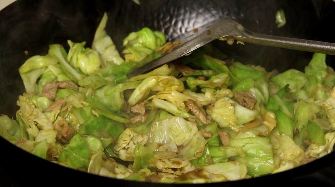为啥饭店炒的包菜那么好吃，原来诀窍在这里，学会也能做大厨-包菜怎样炒好吃?