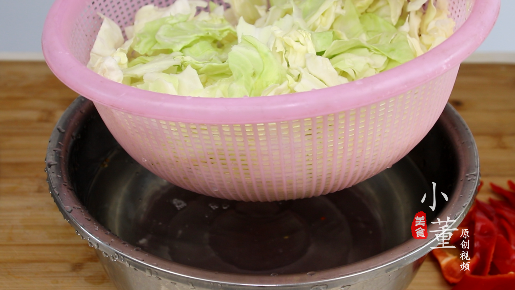 1颗包菜，简单易炒，酸辣开胃又下饭，老婆隔三差五就要吃-包菜怎么炒更好吃视频