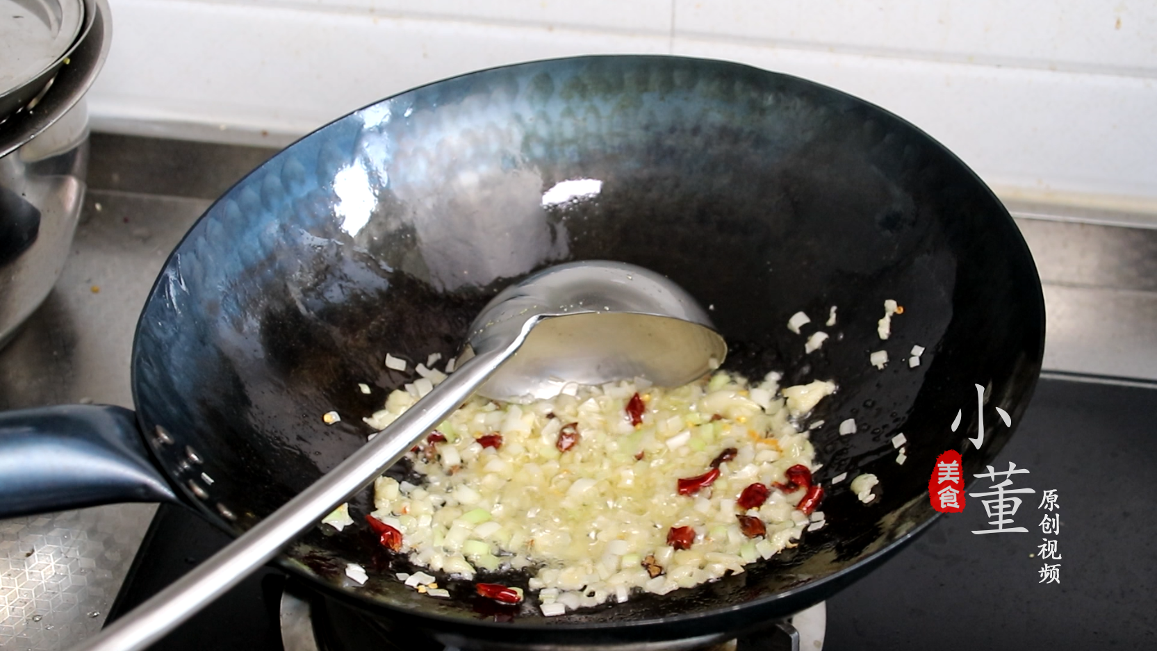 1颗包菜，简单易炒，酸辣开胃又下饭，老婆隔三差五就要吃-包菜怎么炒更好吃视频