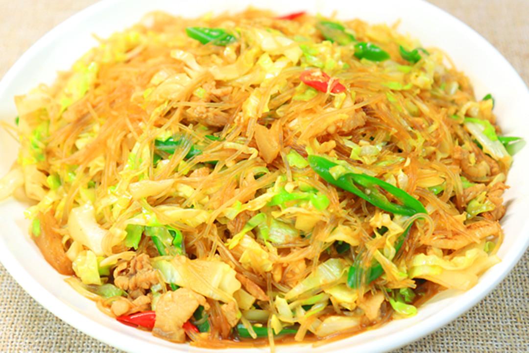 秋天，遇到包菜敞开吃，天然叶酸高！简单一炒比肉香，顿顿都光盘-包菜含有叶绿素吗