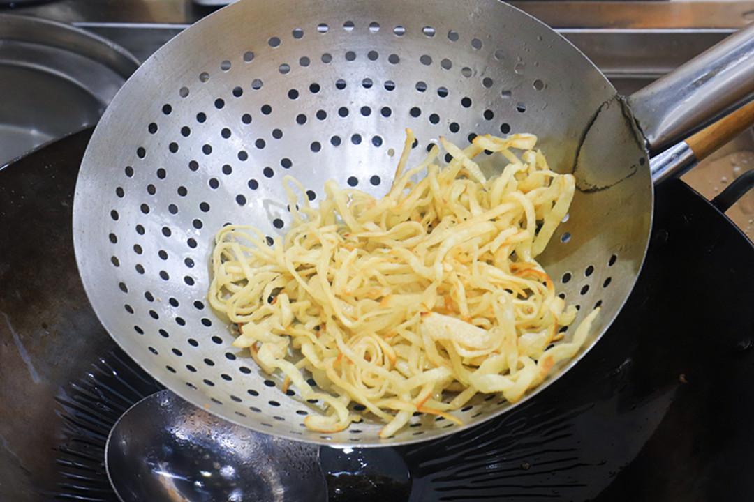 秋天，遇到包菜敞开吃，天然叶酸高！简单一炒比肉香，顿顿都光盘-包菜含有叶绿素吗