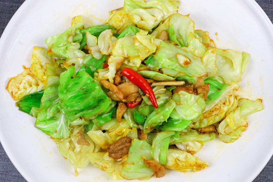 秋天，遇到包菜敞开吃，天然叶酸高！简单一炒比肉香，顿顿都光盘-包菜含有叶绿素吗