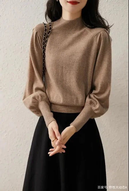 今秋流行一种穿搭，叫“德绒衫”+半身裙，聚会脱下外套也不尴尬-德绒秋衣透气性好吗