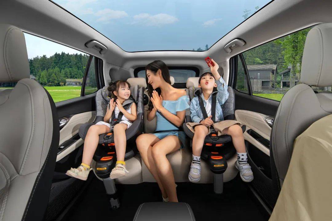 【新车】更有AI的家庭SUV，2024款AION V Plus上市15.99万起-aion v plus 7座