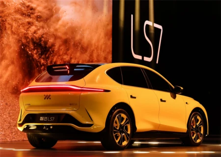 新车上市智己LS7，40万元级别的中大型纯电SUV，能成为市场新宠吗-智己汽车纯电动平台