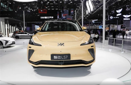 新车上市智己LS7，40万元级别的中大型纯电SUV，能成为市场新宠吗-智己汽车纯电动平台