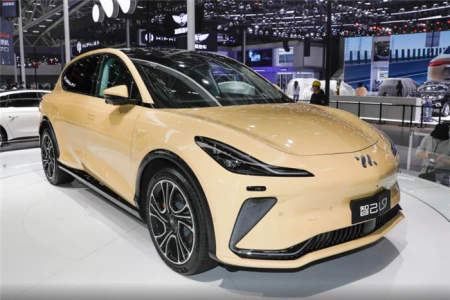 新车上市智己LS7，40万元级别的中大型纯电SUV，能成为市场新宠吗-智己汽车纯电动平台