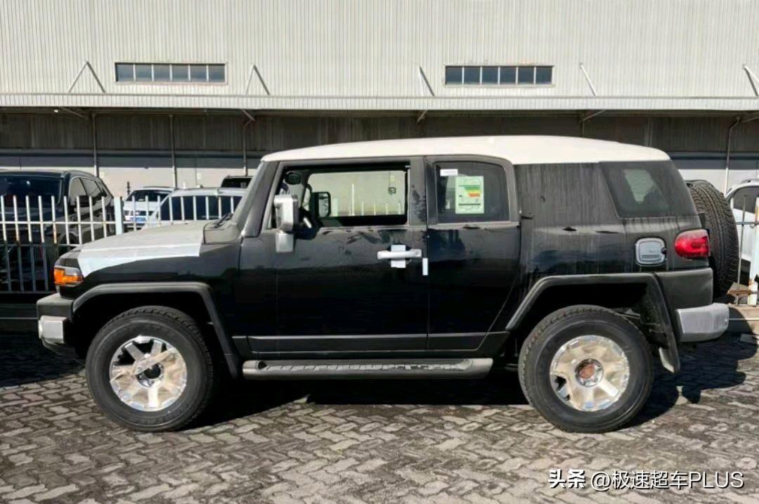 丰田FJ酷路泽：俗称越野“大玩具”，对开门+四驱+4.0L引擎-2021款丰田酷路泽fj新款