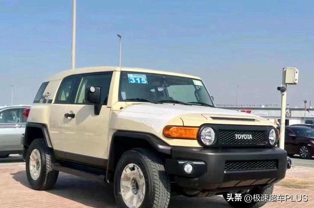 又一越野车面临“清库”，港口实拍丰田FJ酷路泽，V6+复古圆灯-丰田酷路泽fj2020款