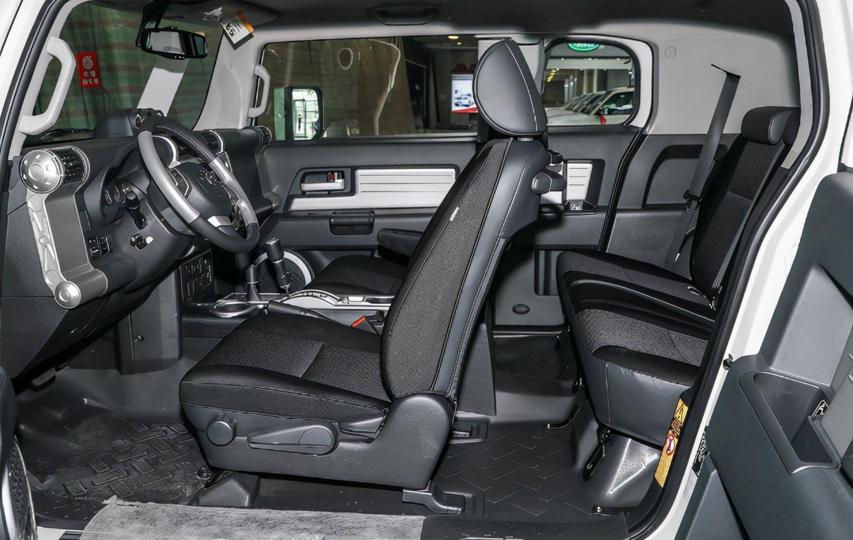 新款丰田陆巡FJ申报！复古造型+V6动力，约合人民币60万起-新款丰田陆巡2020谍照多少钱