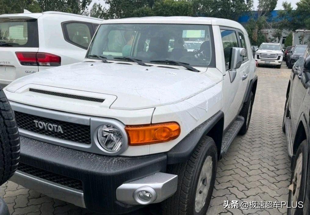 酷似越野“大玩具”，FJ酷路泽“新版本”来了，国六4.0引擎+四驱-丰田fj酷路泽换代