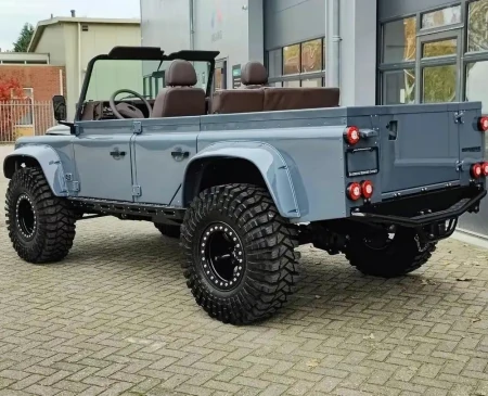 路虎卫士“全地形”越野车诞生！实力超越FJ酷路泽，堪称越野利器-路虎卫士的越野车