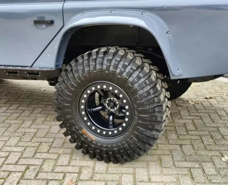 路虎卫士“全地形”越野车诞生！实力超越FJ酷路泽，堪称越野利器-路虎卫士的越野车