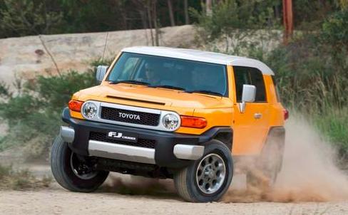 有款越野车叫：FJ酷路泽，性能秒杀丰田普拉多-fj酷路泽2020新款测评