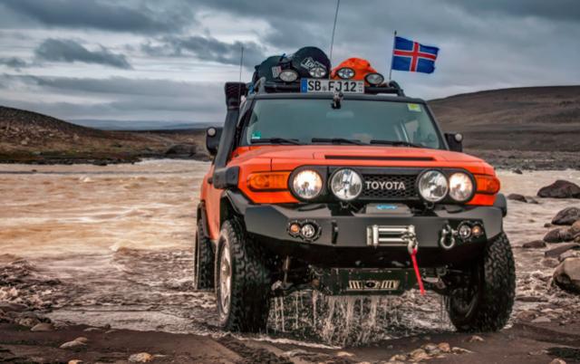 有款越野车叫：FJ酷路泽，性能秒杀丰田普拉多-fj酷路泽2020新款测评