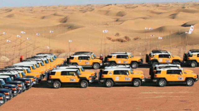 有款越野车叫：FJ酷路泽，性能秒杀丰田普拉多-fj酷路泽2020新款测评