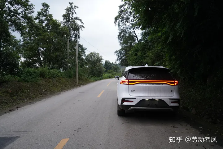 唐DM-i每天一个小技巧，用车没烦恼——轮胎故障处理补胎液的使用-唐dm换胎后胎压监测信号异常