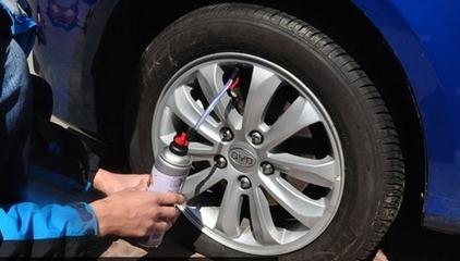 自动补胎液到底是什么鬼？自己竟然能在几分钟内补好车胎-真空胎扎了千万别灌自补液