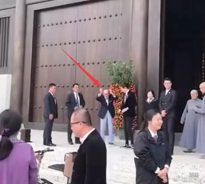 本月第三度“露面”！网友偶遇李嘉诚：92岁“超人”电动车代步（诚信超人李嘉诚的故事）