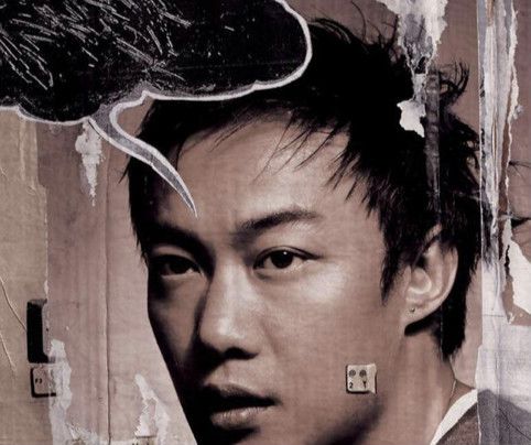 总有一首情感歌曲，让你听了想哭，被感动的一塌糊涂（总有一种情感值得回忆）