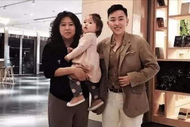 叶海洋花16万生二胎，同父同母妹妹颜值高，生父身份曝光引热议（叶海洋女儿近照图片）