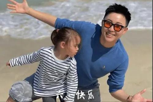 叶海洋花16万生二胎，同父同母妹妹颜值高，生父身份曝光引热议（叶海洋女儿近照图片）