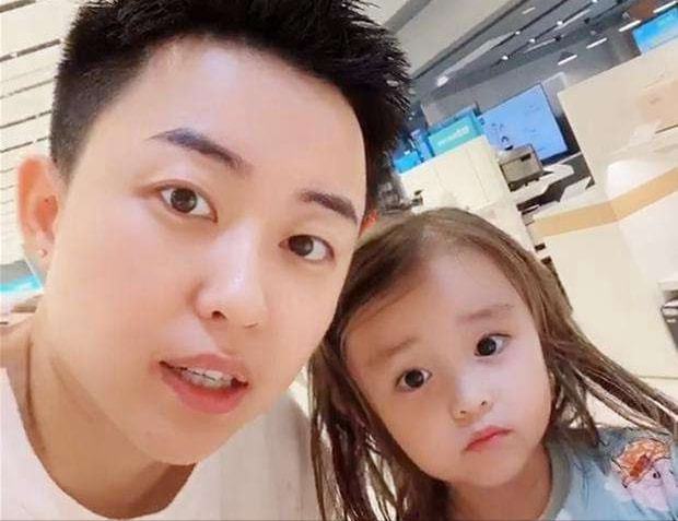叶海洋花16万生二胎，同父同母妹妹颜值高，生父身份曝光引热议（叶海洋女儿近照图片）