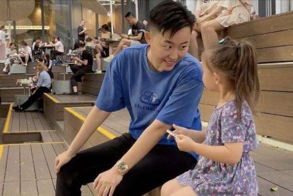 叶海洋花16万生二胎，同父同母妹妹颜值高，生父身份曝光引热议（叶海洋女儿近照图片）