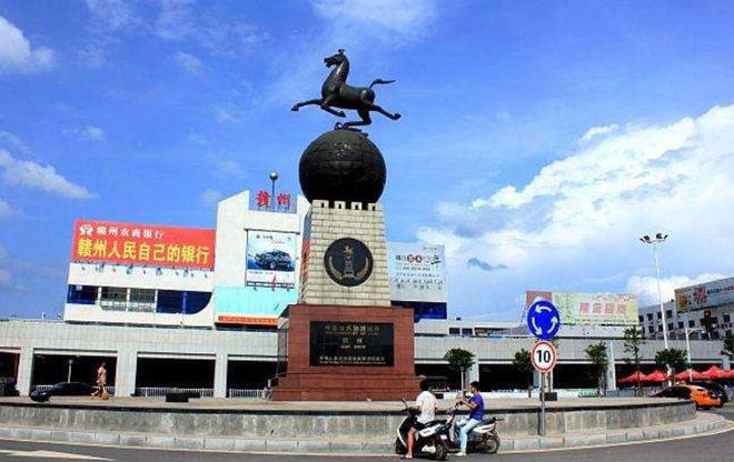 江西省一直简称赣，省会在南昌市，为何不是南方的赣州市？（江西怎么分赣南赣北）