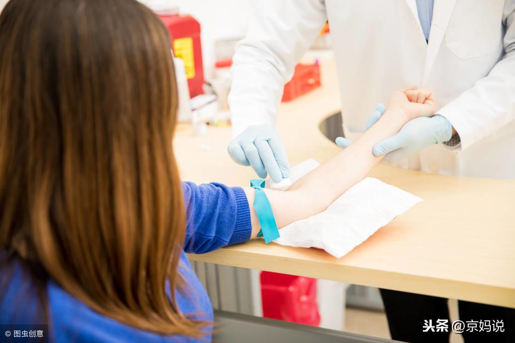 月经推迟半个月，现在来了褐色的血，是说明怀孕了吗？-月经推迟半个月褐色出血