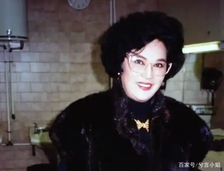 香港粤剧第一女配角，18岁未婚怀孕，和搭档传绯闻长达30余年-香港著名粤剧演员车祸事件