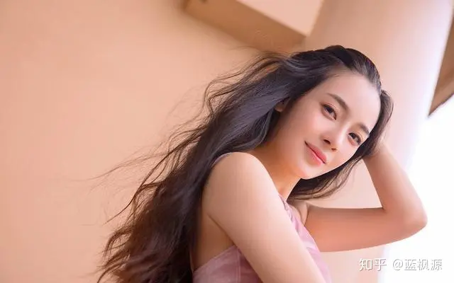 同样是用父母的姓取名字的3位女星，今也同样不温不火，令人惋惜（用父母姓做名字好吗）