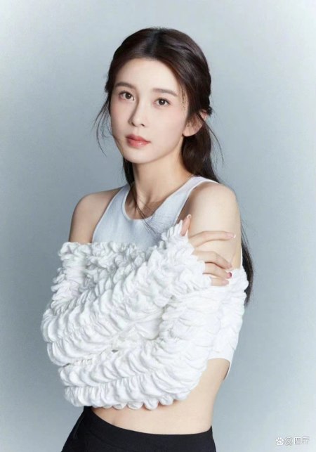 赵樱子晒名牌包被批炫富，房间堆满奢侈品，网友感慨明星赚钱容易（赵樱子现在在干嘛）